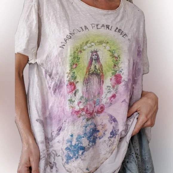 💕💕DO NOT PURCHASE ON HOLD FOR BOBBI💕💕Magnolia Pearl Aura And Moon Tee - Picture 2 of 11